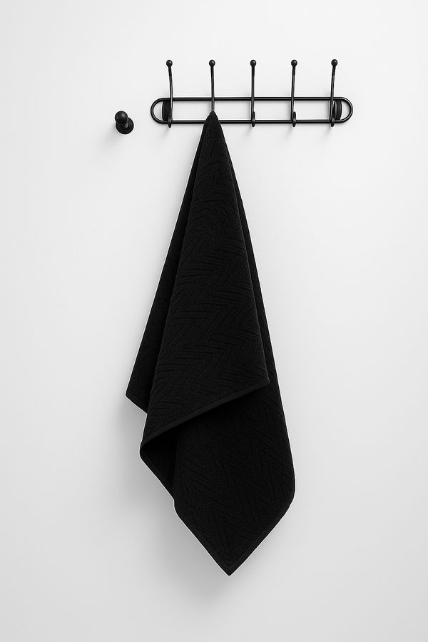 Premium Bath Towel – Black Wavy Texture