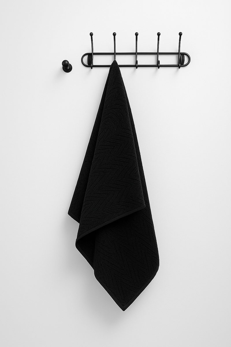 Premium Bath Towel – Black Wavy Texture